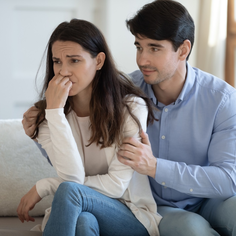 عبارات يقولها الرجل تسبب شعور المرأة بعدم الأمان