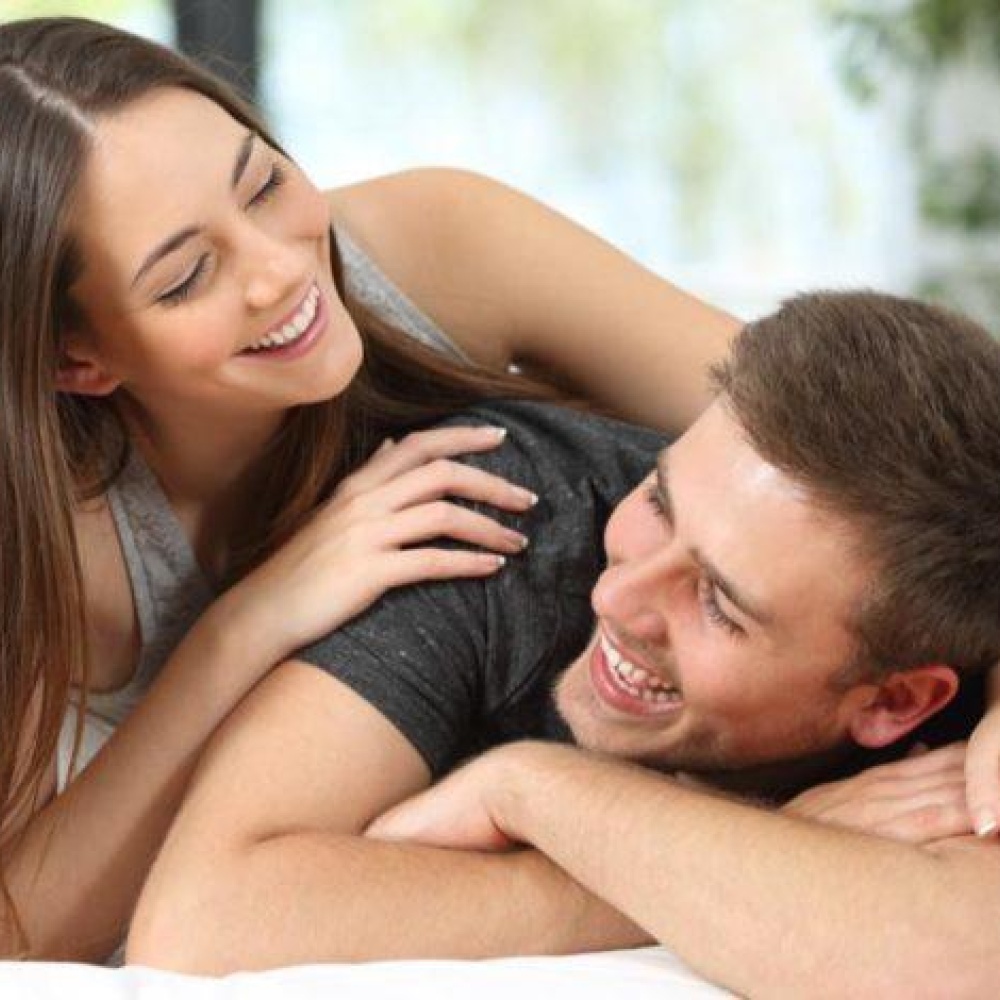 أحاديث لا تتوقف عند الأزواج السعداء أبداً