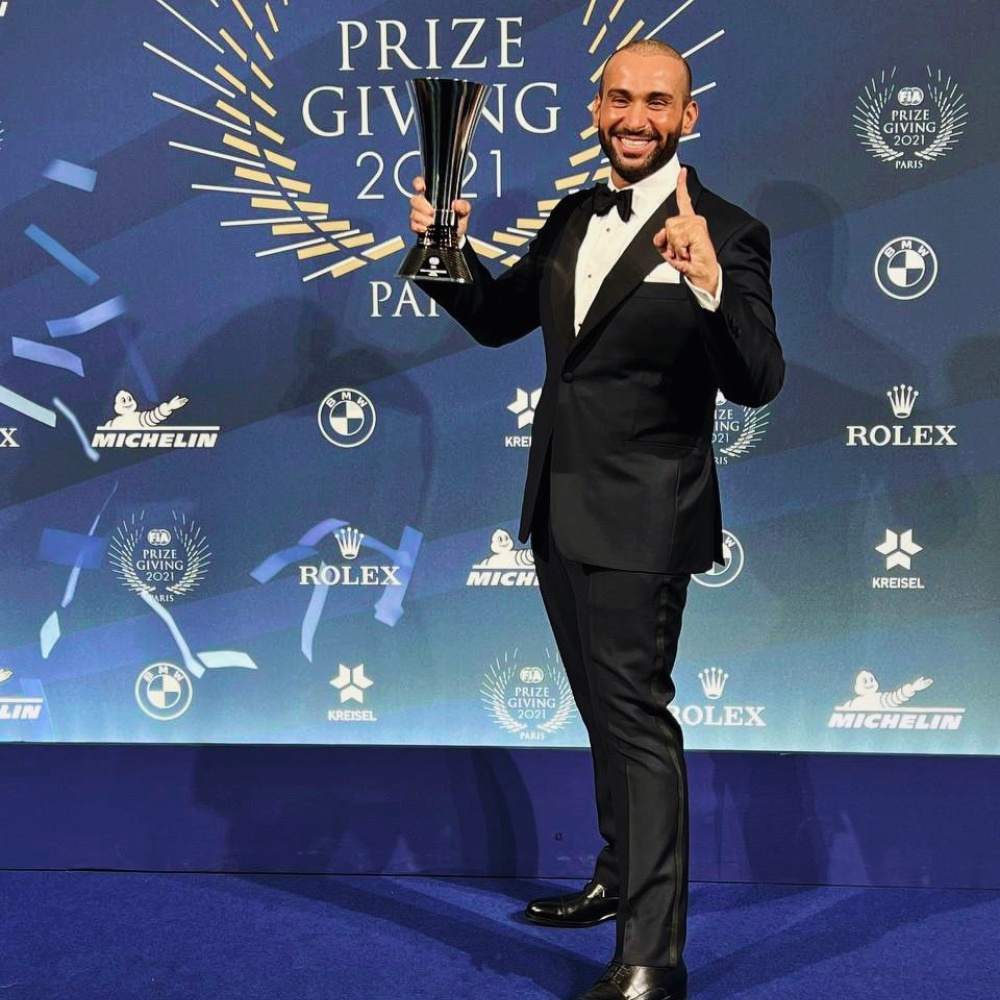 السائق السعودي يزيد الراجحي