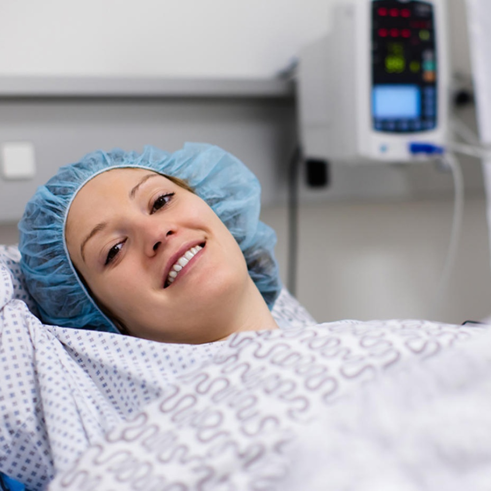 هل تورم القدمين من علامات قرب الولادة