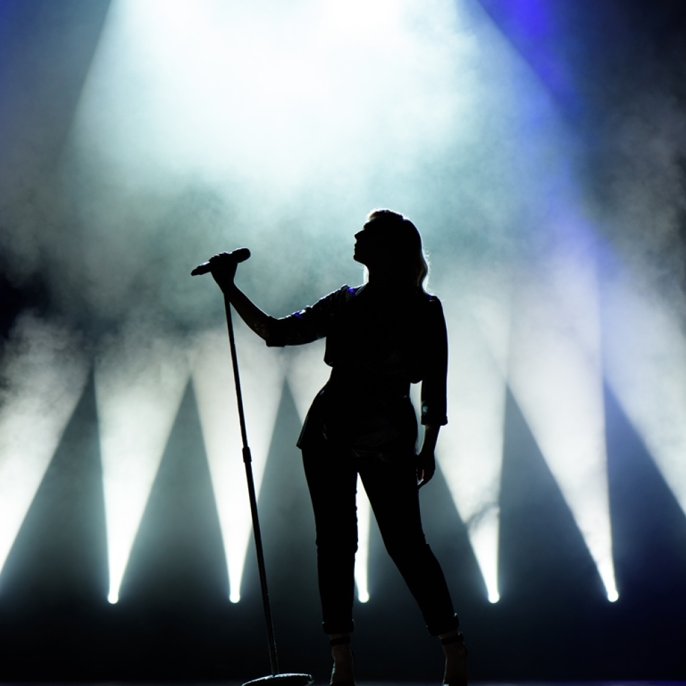 صفات هذه الأبراج يمكنها النجاح في مجال الغناء