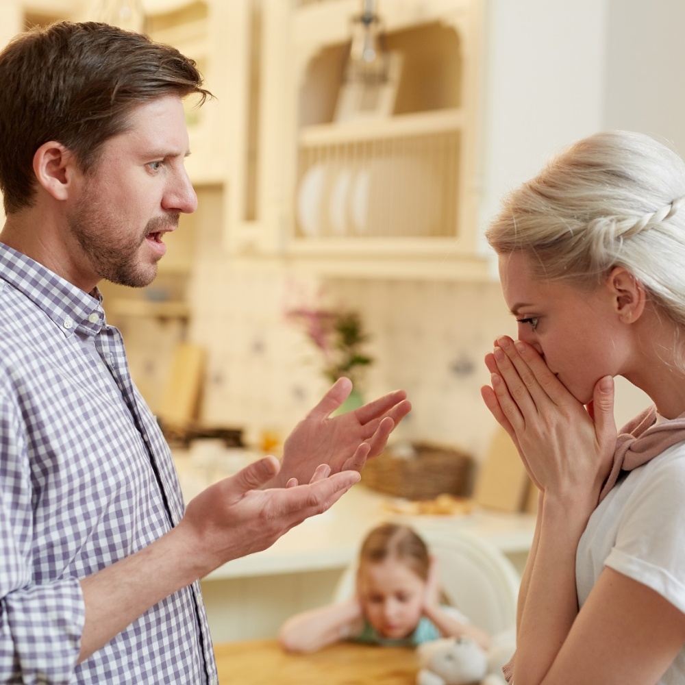 5 عبارات لا تحب الزوجة سماعها من زوجها أبداً
