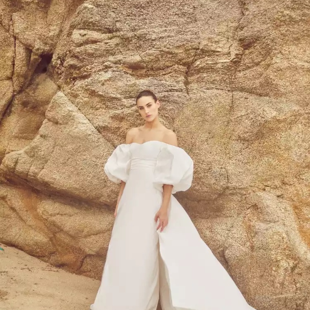 فساتين زفاف بأكمام منسدلة@francescamirinda