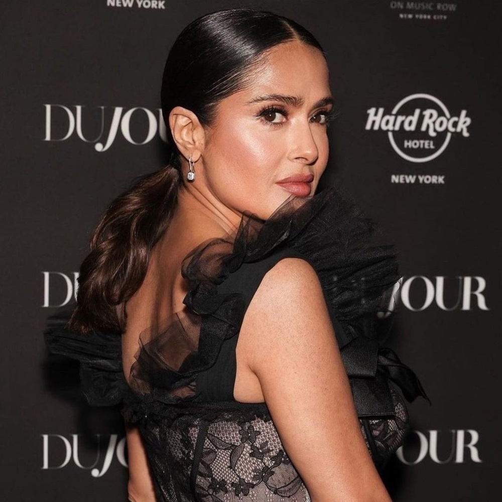 قواعد جمالية لا تتخلى عنها سلمى حايك في مختلف اطلالاتها ..اتبعي خطاها