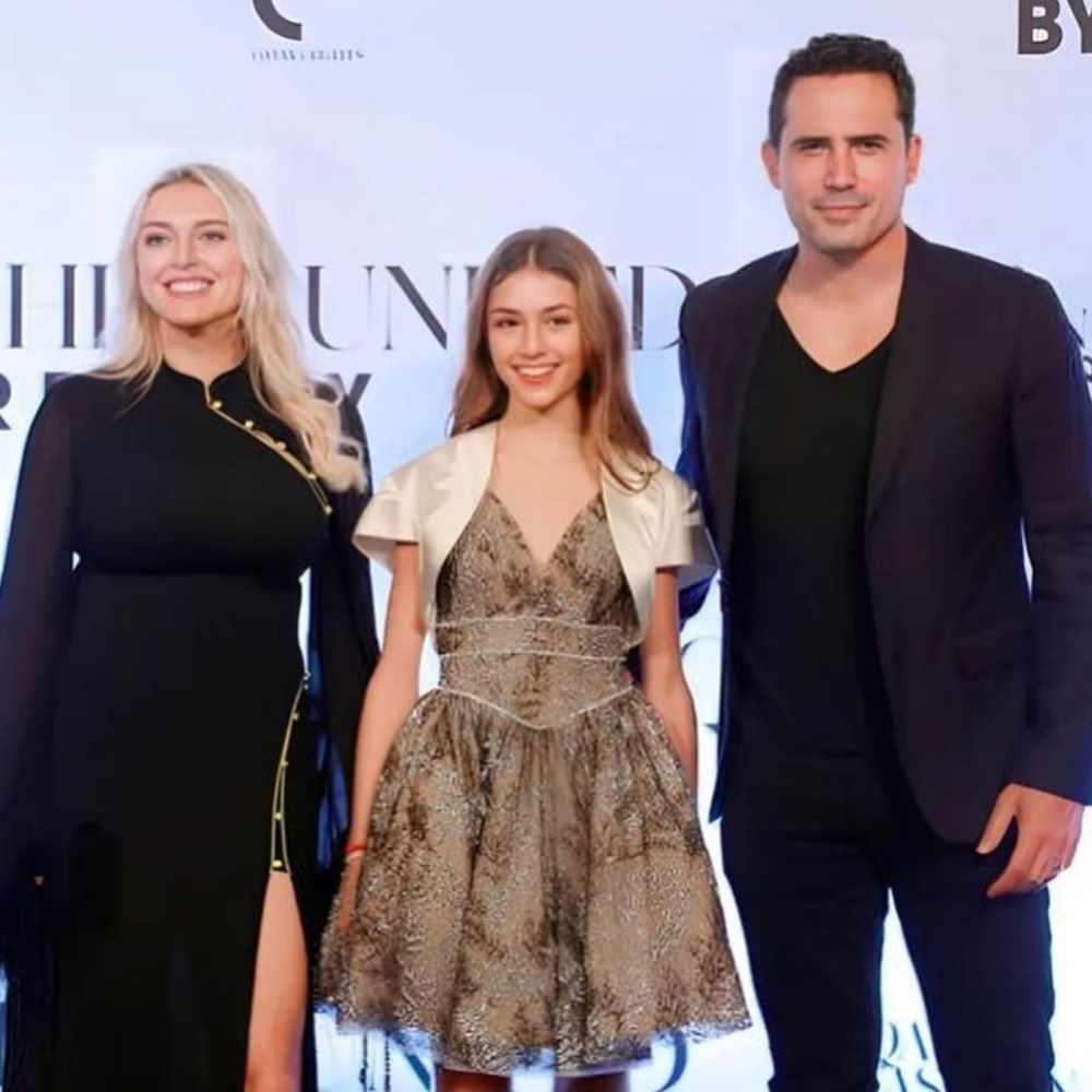 ظافر العابدين مع أسرته