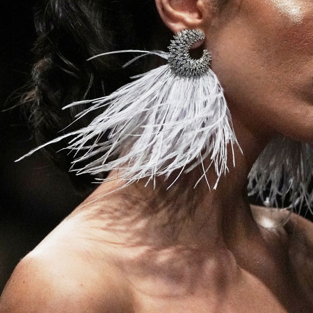 أبرز صيحات أقراط الأذن لمناسبات نهاية العام