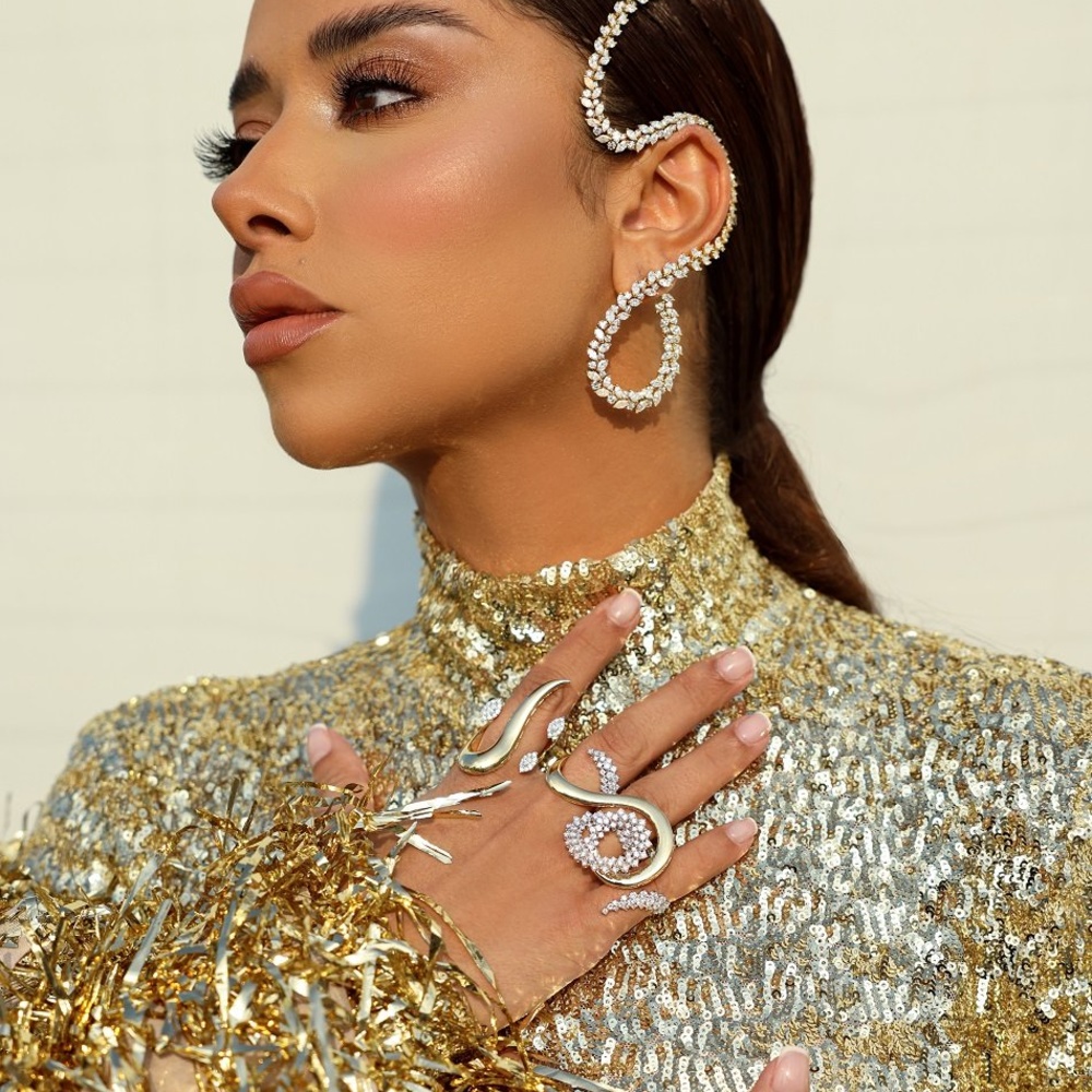 تسريحات شعر ذيل الحصان بطرق مختلفة لمناسبات نهاية العام من حصاد 2022