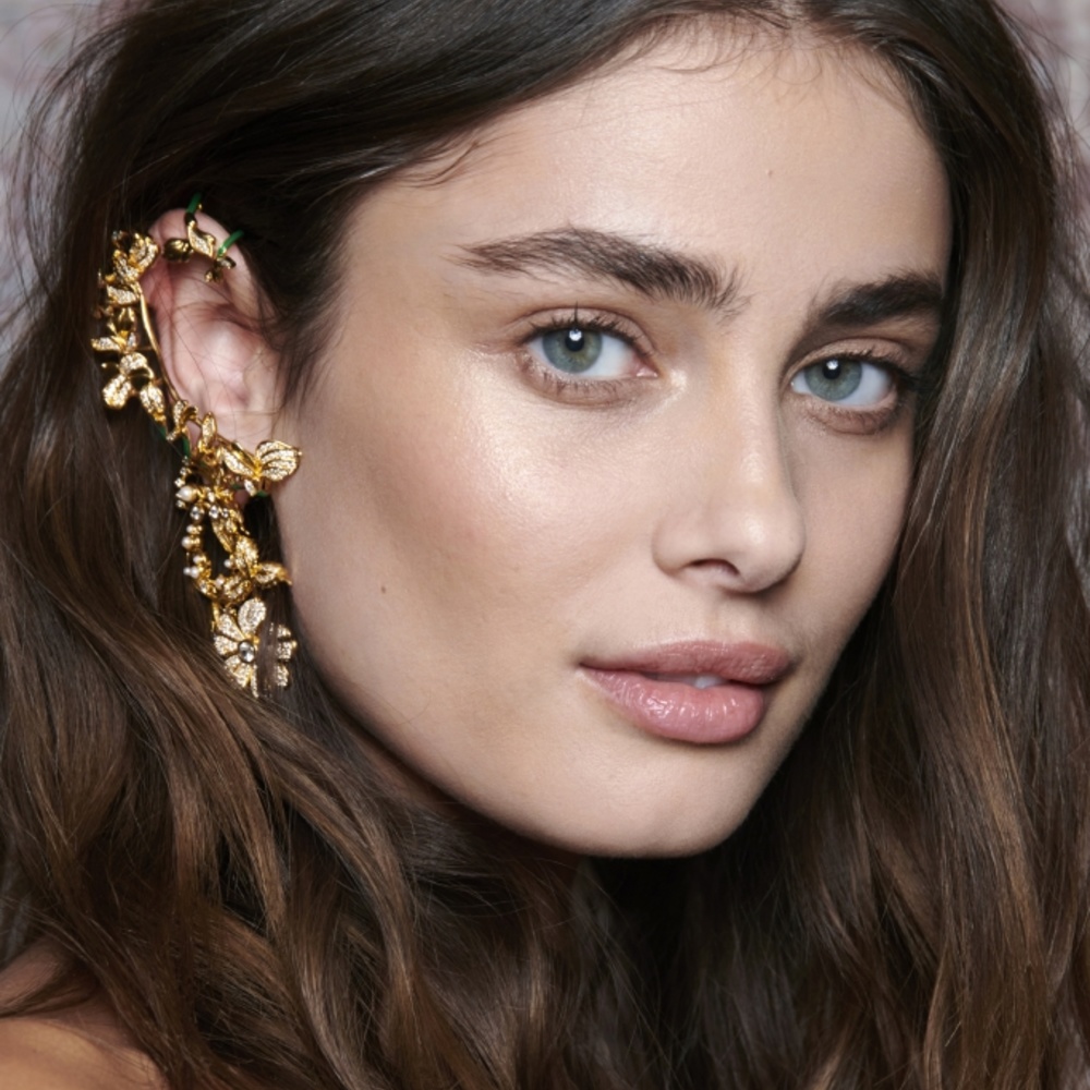 طريقة الحصول على صبغات الشعر الطبيعي باللون الكستنائي مع بداية العام 2023