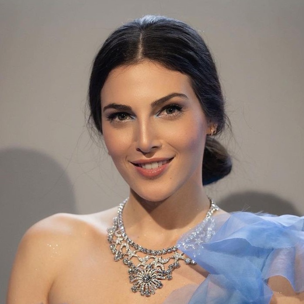 اسرار جمالية تعلميها من رزان جمال للحصول على إطلالة طبيعية جذابة