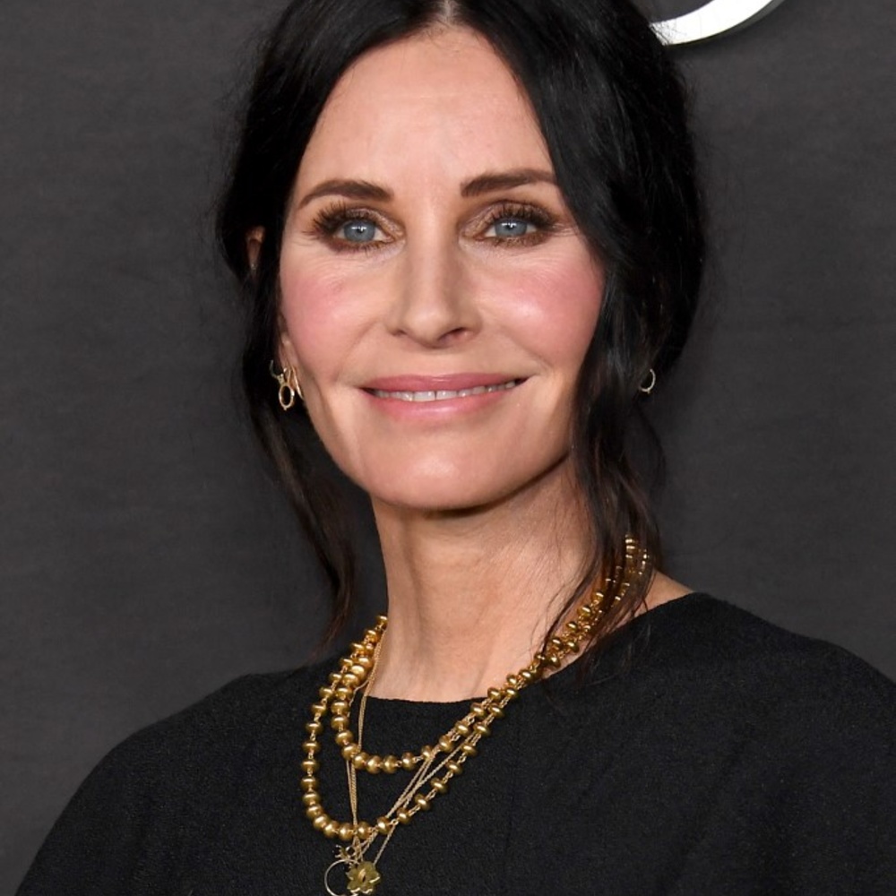 كل ما يجب معرفته عن تقنية الألثيرا لتحفيز الكولاجين واستعادة شباب البشرة على غرار النجمات العالميات