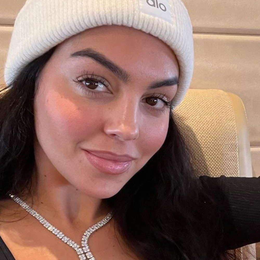 المكياج النيود سر جمال جورجينا رودريغز