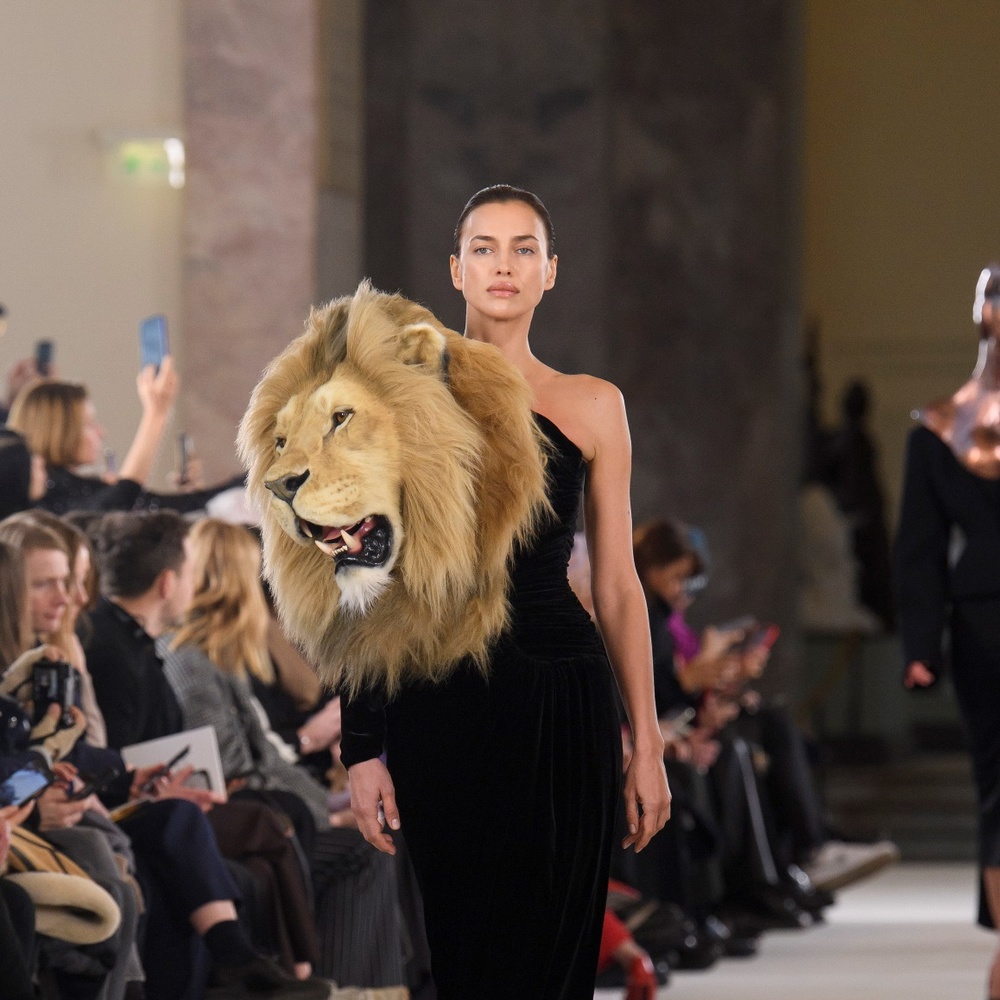 10 معلومات عن Schiaparelli... كيف غيّرت الدار الفرنسية وجه الموضة