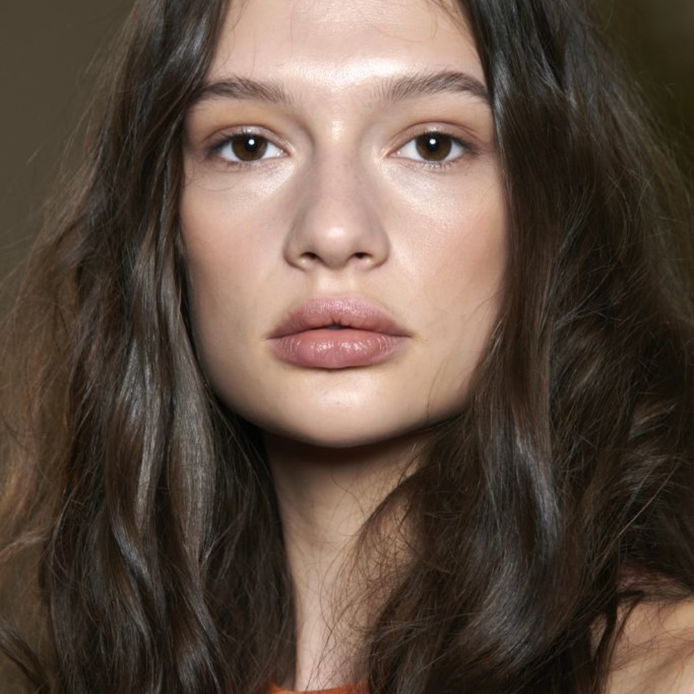 أفضل النصائح والحلول للعناية بالشعر مع بداية العام 2023