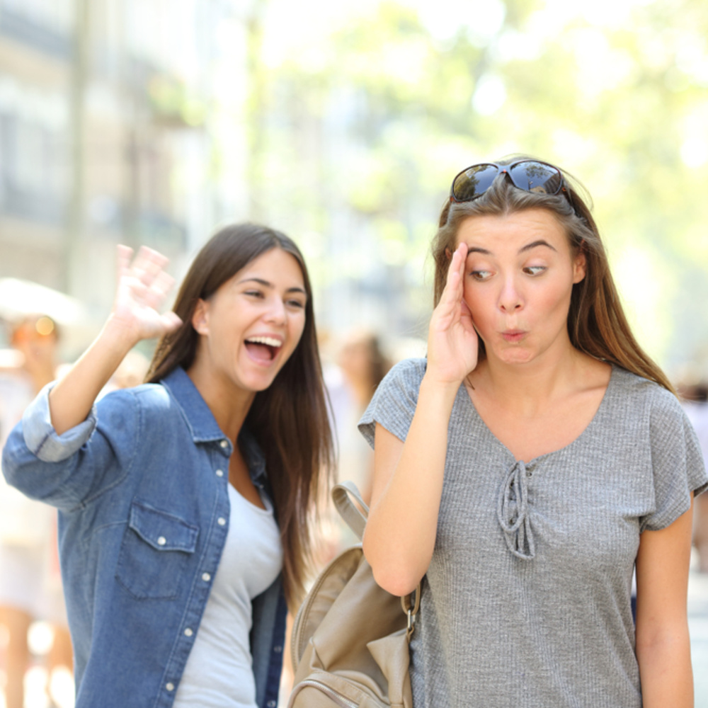 فن التجاهل الذكي ... سلاحك الفتاك أم علاجك لهشاشه نفسيتك