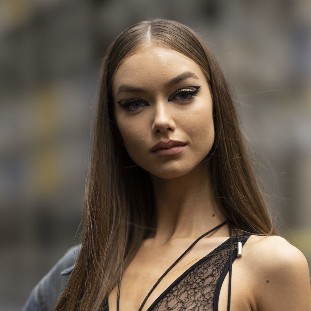 إطلالات جمالية بأسلوب الستريت ستايل من أسبوع لندن