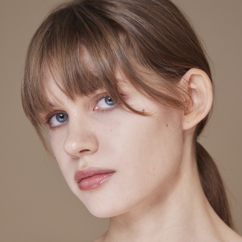 علاج البشرة المسائي لوجه مشرق في الصباح