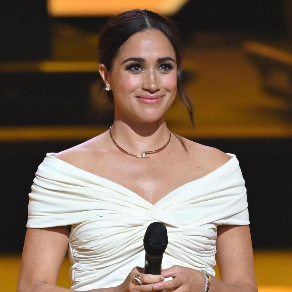 ميغان ماركل وعقد Juste Un Clou