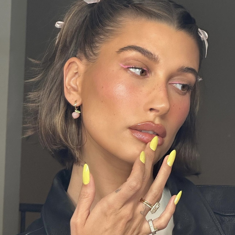 ابتكارات جمالية لا يمكن ألا تجربها المراهقات بأسلوب هايلي بيبر ..تابعي تعليماتنا