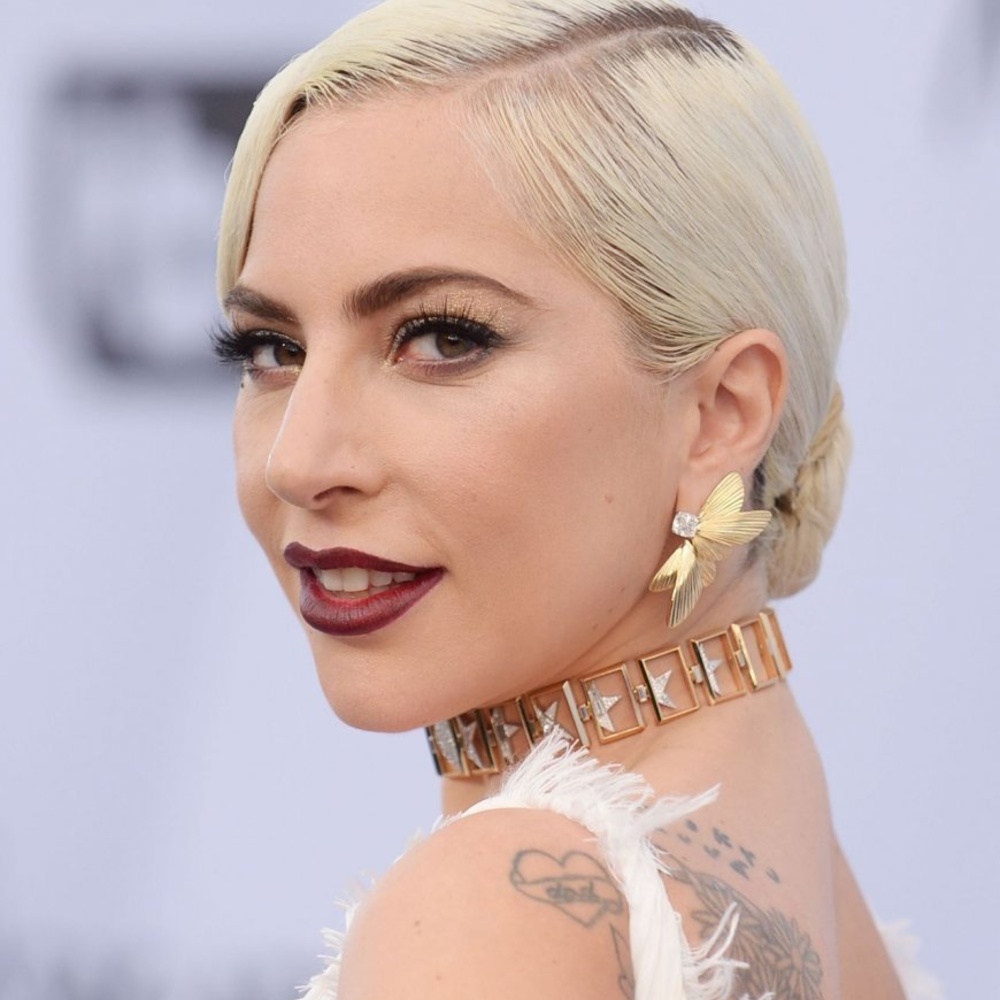 ليدي غاغا Lady Gaga ومجوهرات تيفاني آند كو Tiffany & Co قصة عشق لا تنتهي