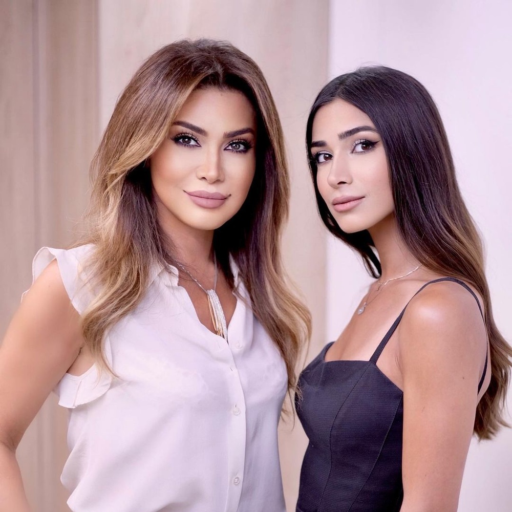 تشابه في الملامح والإتجاهات الجمالية بين النجمات وبناتهن الشابات .. إليك أساليبهن