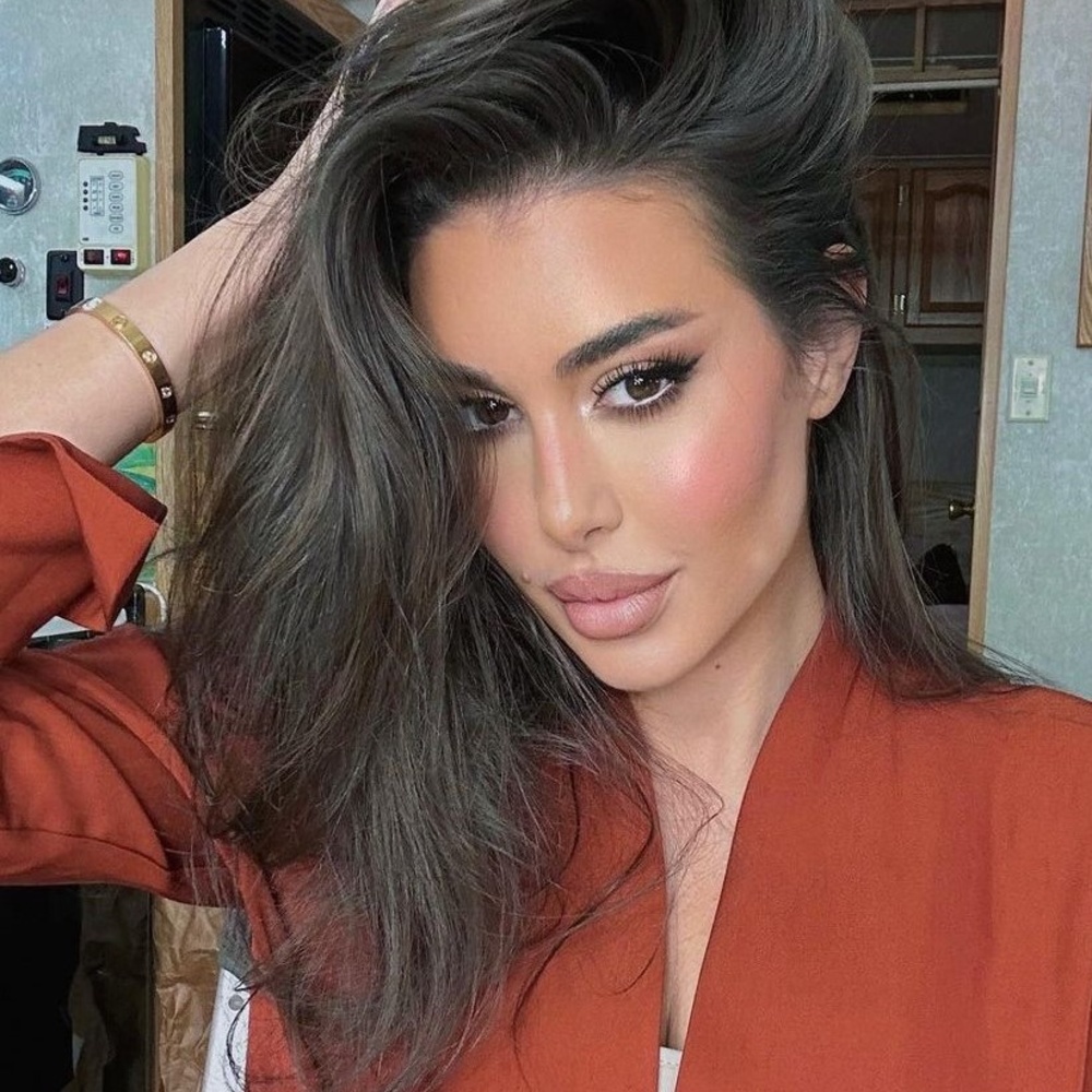 نمط المكياج هذا يجعل وجهك بمظهر الـ Ponytail Lift  كالنجمات ..إليك الخطوات