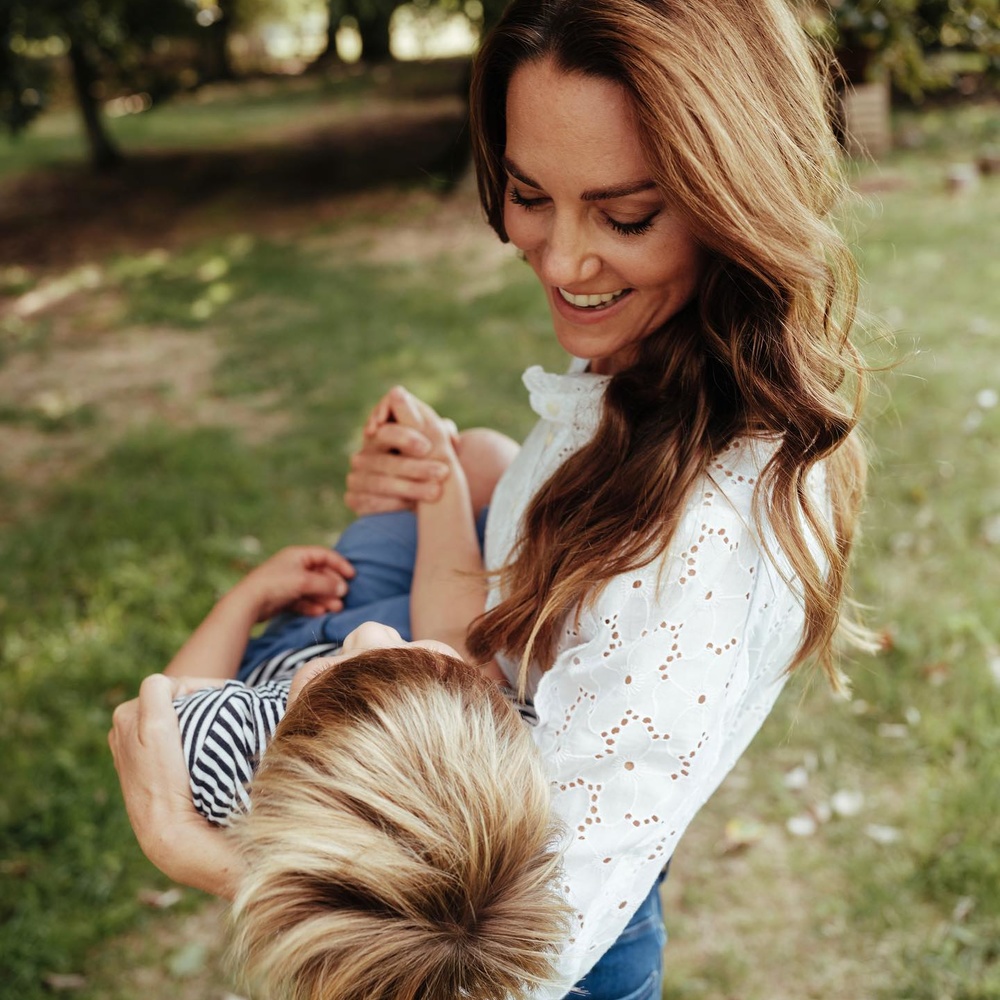 كيف احتفلت العائلة المالكة البريطانية بعيد الأم؟