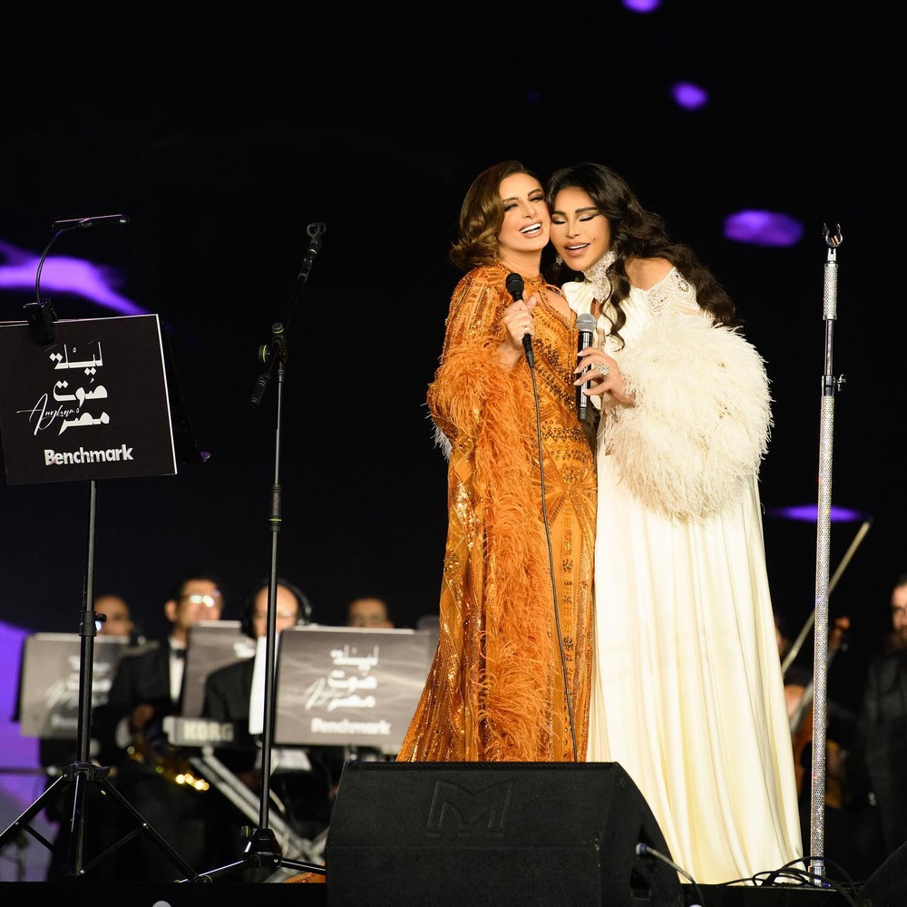 اشتدت المنافسة بين إطلالات مجوهرات أنغام وأحلام