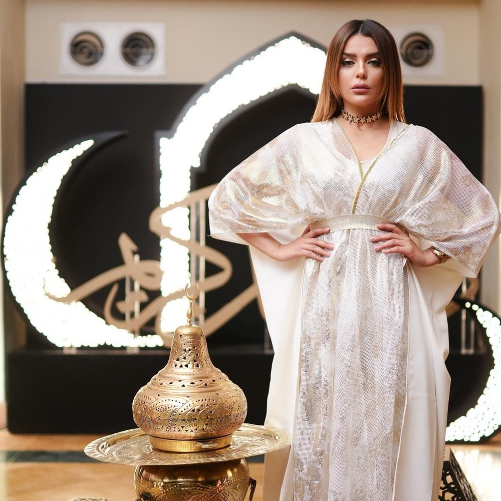 إطلالات رمضانية شرقية لمحبات الألوان الفاتحة والنيود من أحدث ظهور للنجمات