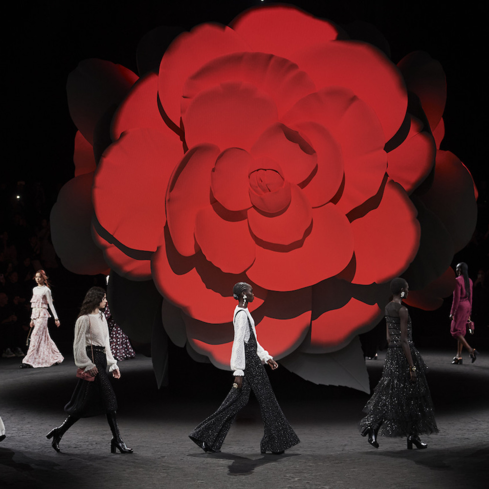 مجموعات خريف 2023 تُعيد تعريف الموضة بطريقة أبسط وأكثر كلاسيكية.. وقد أعجبتنا جميع تفاصيلها!