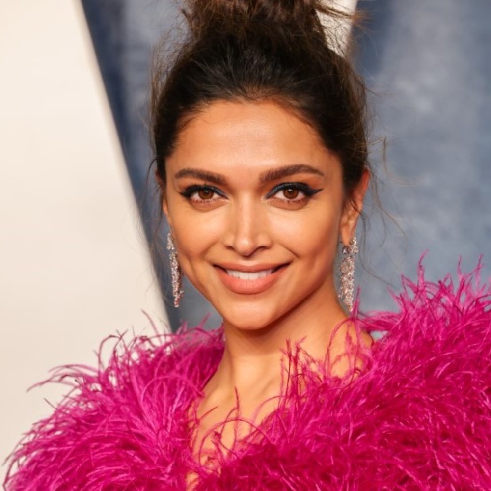 أساليب جمالية راقية للأمهات من وحي إطلالتي ديبيكا باديكون في الأوسكار..إليك الخطوات