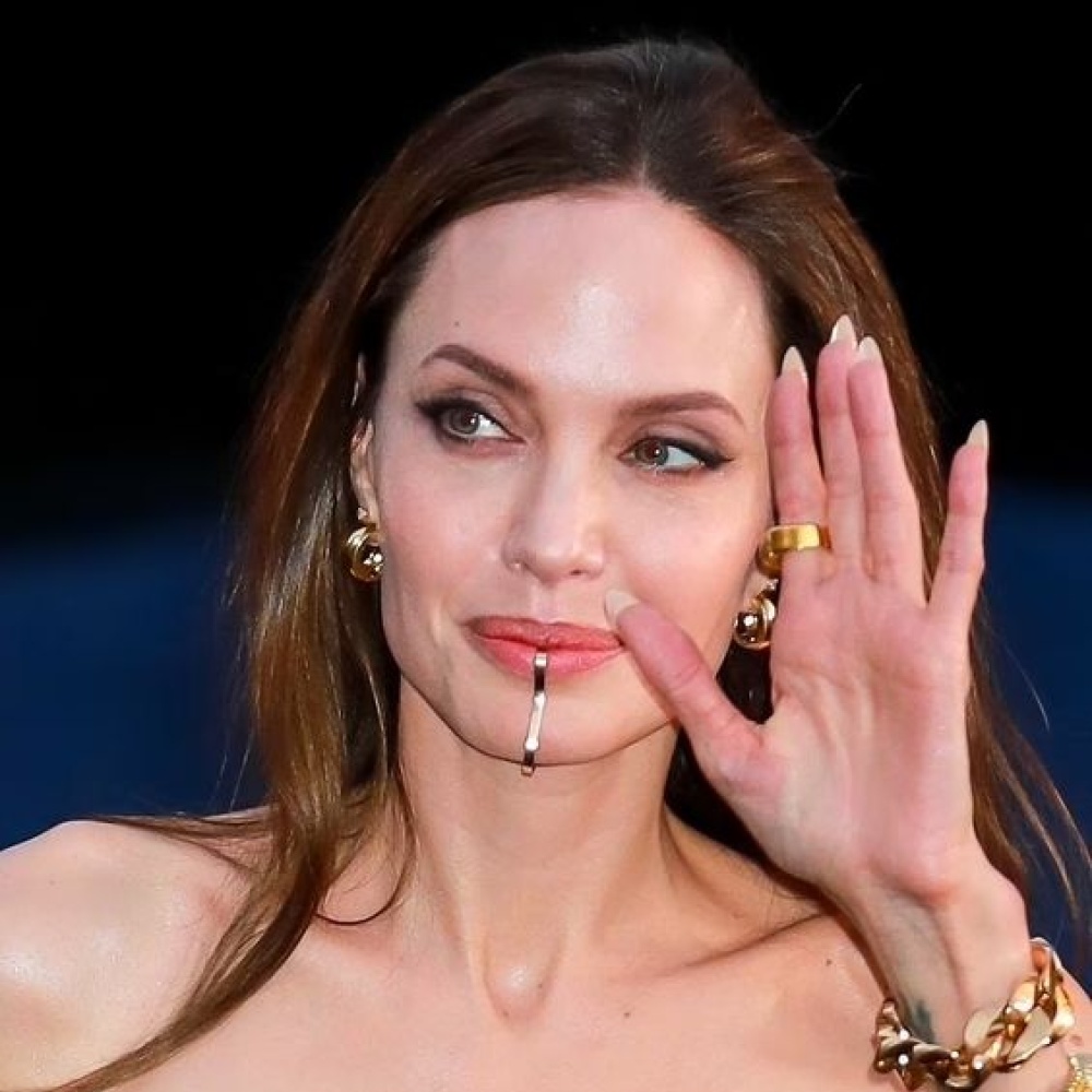 أنجلينا جولي في العرض الأول لفيلم The Eternals، 2021