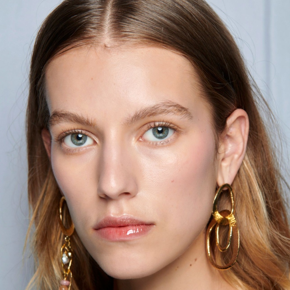 أفضل مكونات طبيعية لبشرة خالية من الندوب وحب الشباب