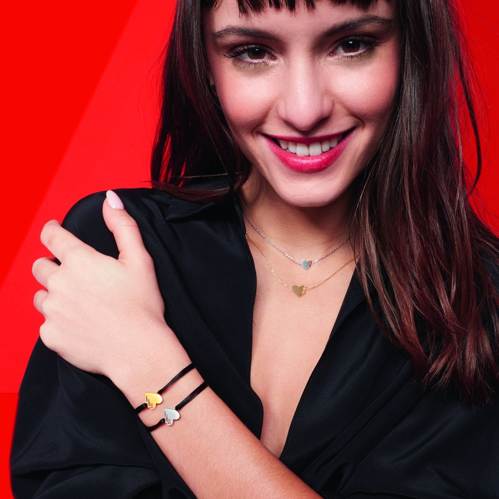 مجوهرات ﺗﻠﯿﻖ ﻟﻠﺘﻌﺒﯿﺮ ﻋﻦ اﻟﺤﺐ من مجموعة Love Tag الجديدة من Akillis