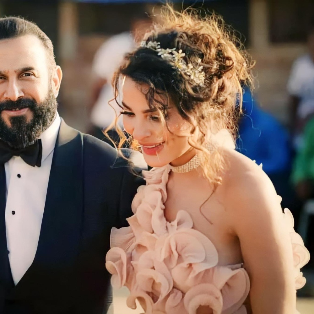 بعد زفافها بالفستان الوردي في "وأخيراً"... نظرة على إطلالات نادين نجيم العرائسية في دراما رمضان 