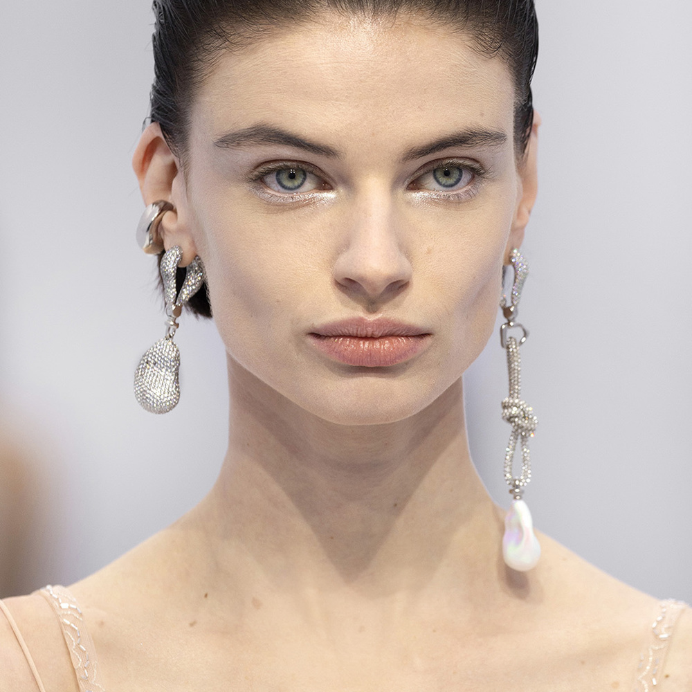 آخر صيحات إزالة الشعر الزائد في المنزل ..تعرفي عليها