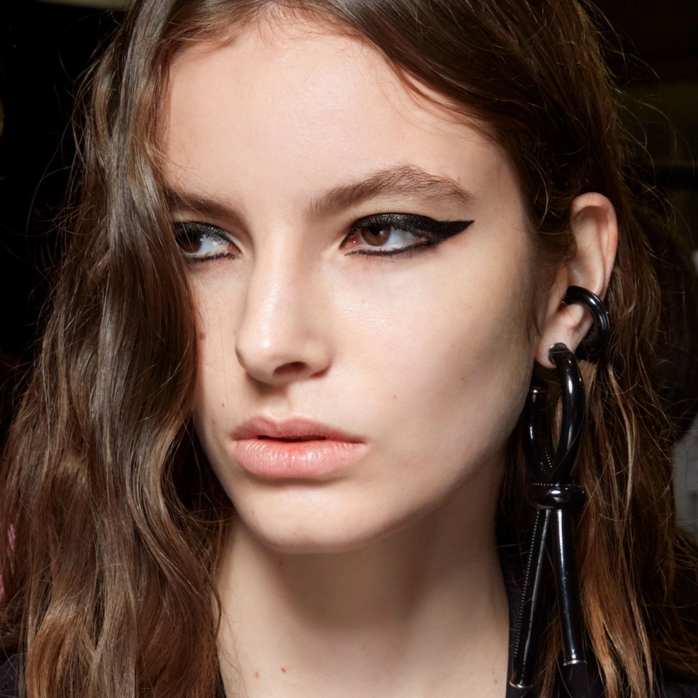 ينتج عن علاج الشعر بالخلايا الجذعية مظهر طبيعي ونمو متساوٍ للشعر