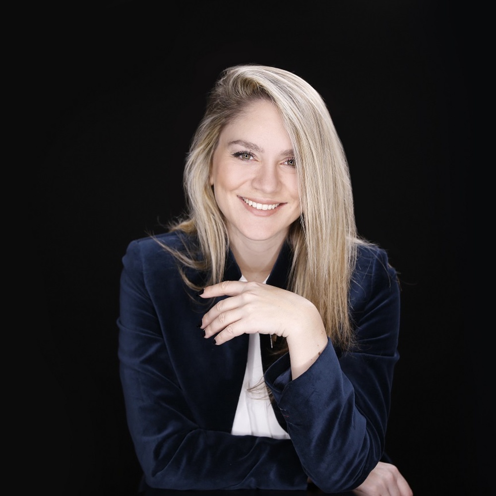 المدربة المهنية والتنفيذية غايل تيرزيس