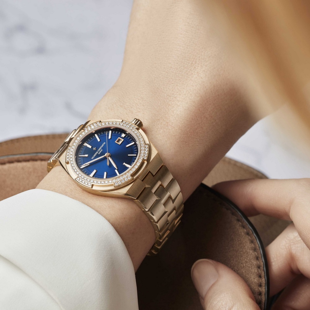 ساعة Overseas Self-Winding