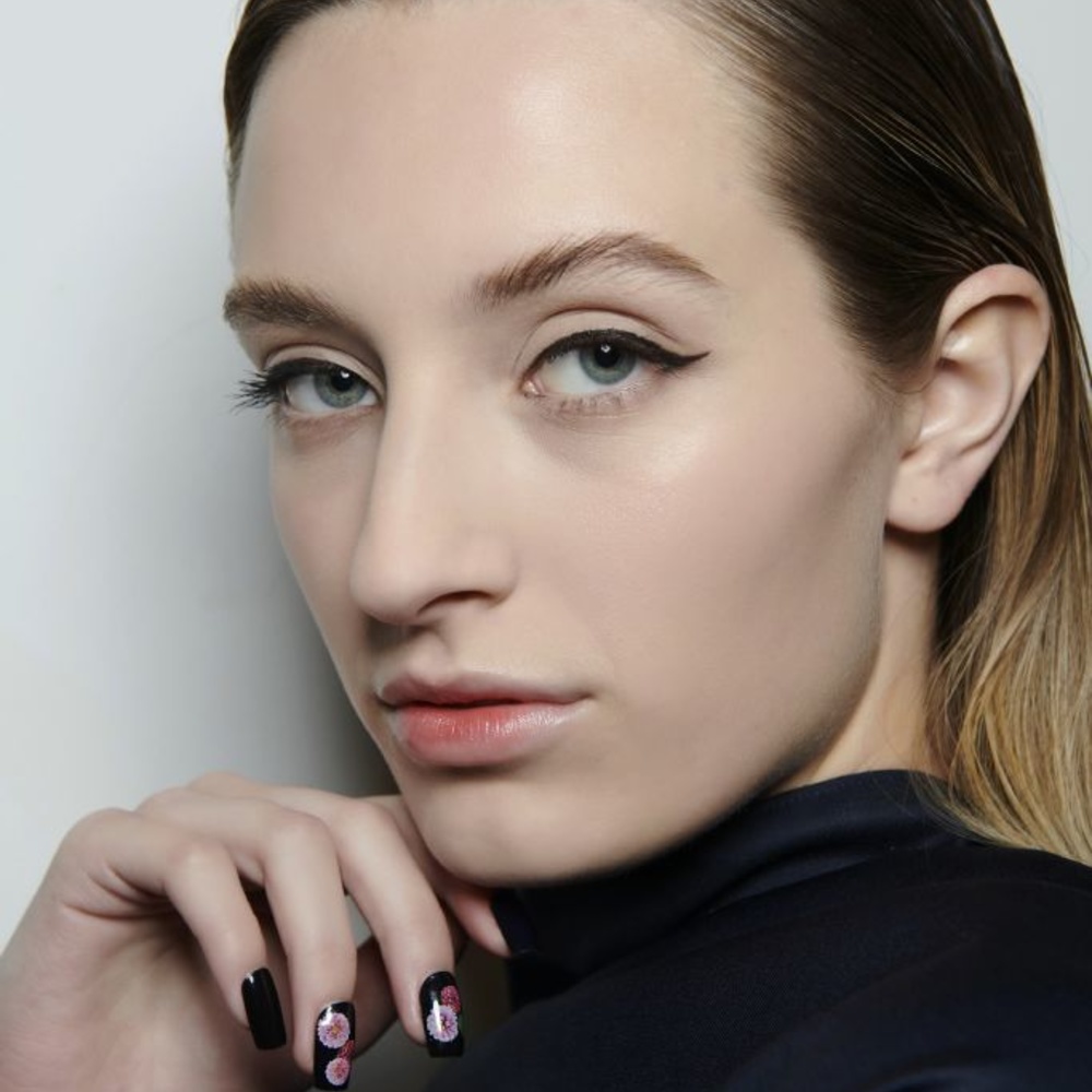 كل ما يهمك حول عملية شد الجفون لتجميل العيون المبطنة