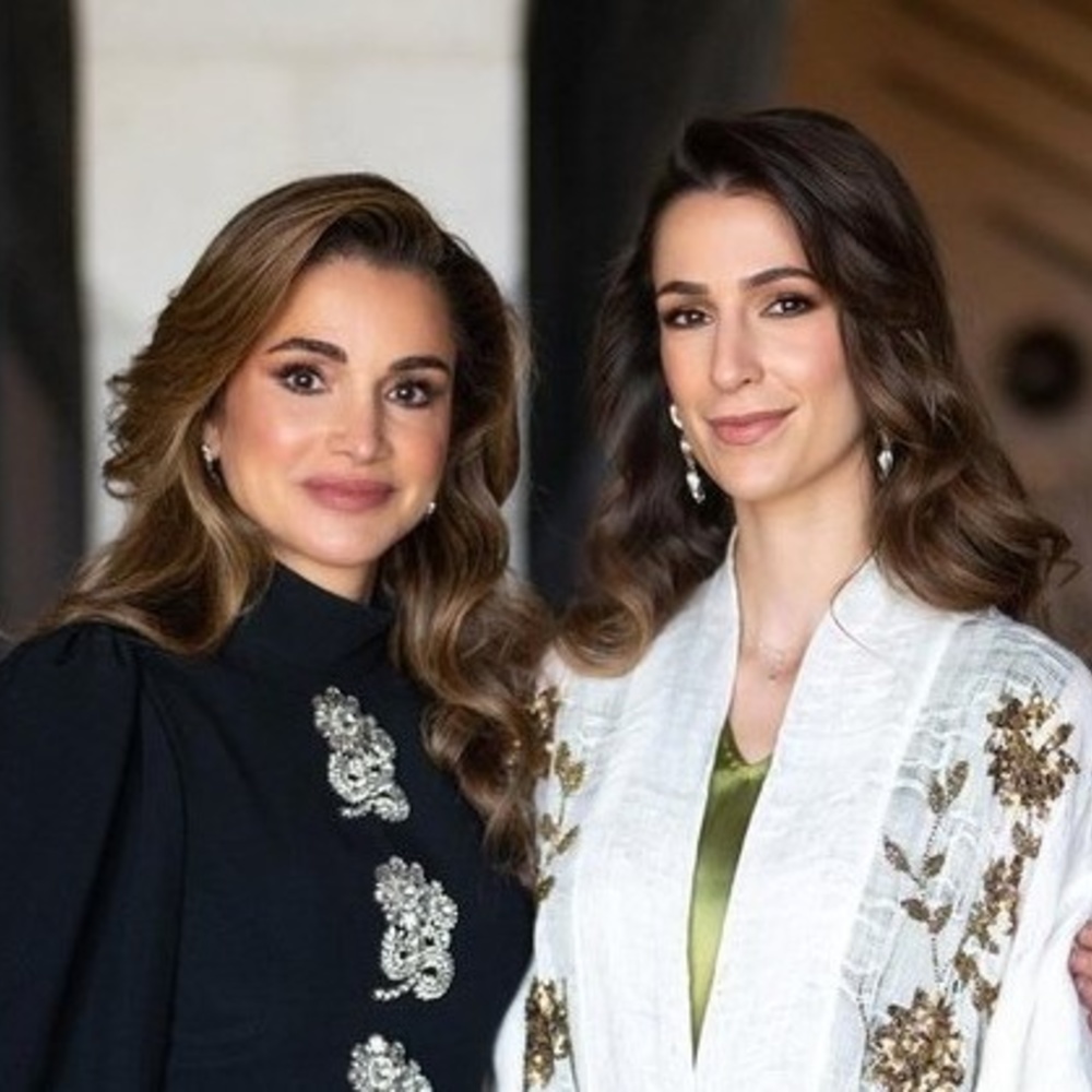 أساسيات جمالية تجمع ما بين الملكة رانيا وكنتها رجوة آل سيف ..استلهمي أسلوبهما
