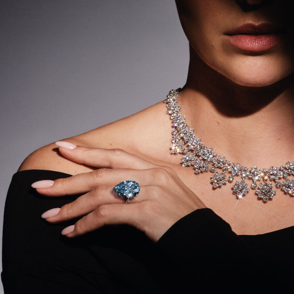 ألماسة بولغري الزرقاء Laguna Blu تحقق 25 مليون دولار في مزاد سوذبيز