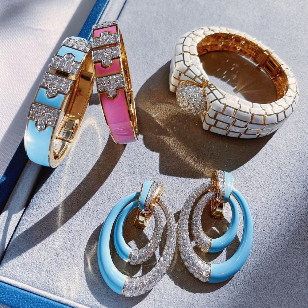 أبرز علامات المجوهرات الفاخرة والساعات الأنيقة في منطقة فيا رياض الراقية