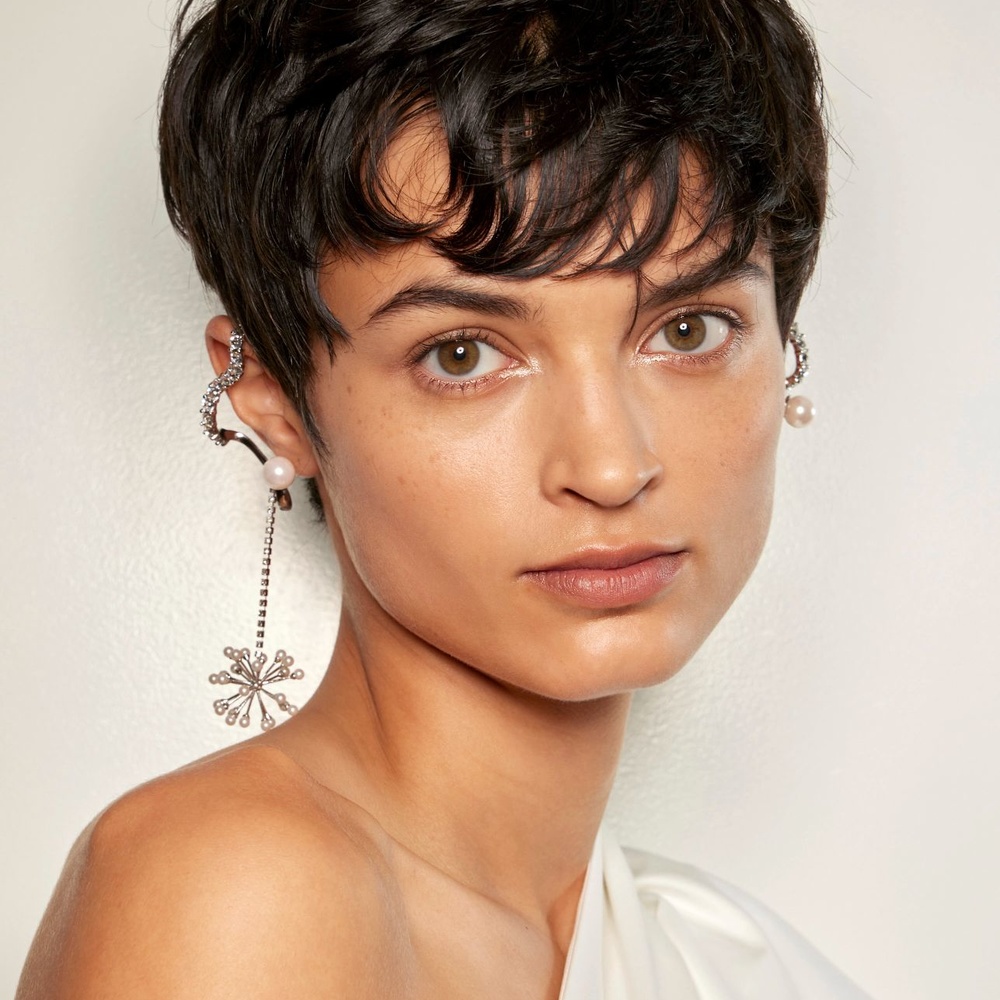 قصات شعر ذكورية مع الغرة الطويلة من دار Adeam