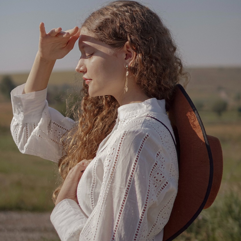 نصائحنا لك لحماية شعرك من التلف في موسم الصيف