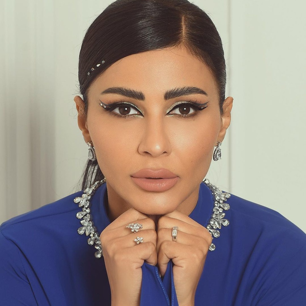 طريقة رسم العين بالآيلاينر من وحي الموسيقى الخليجية بأسلوب مهيرة عبد العزيز
