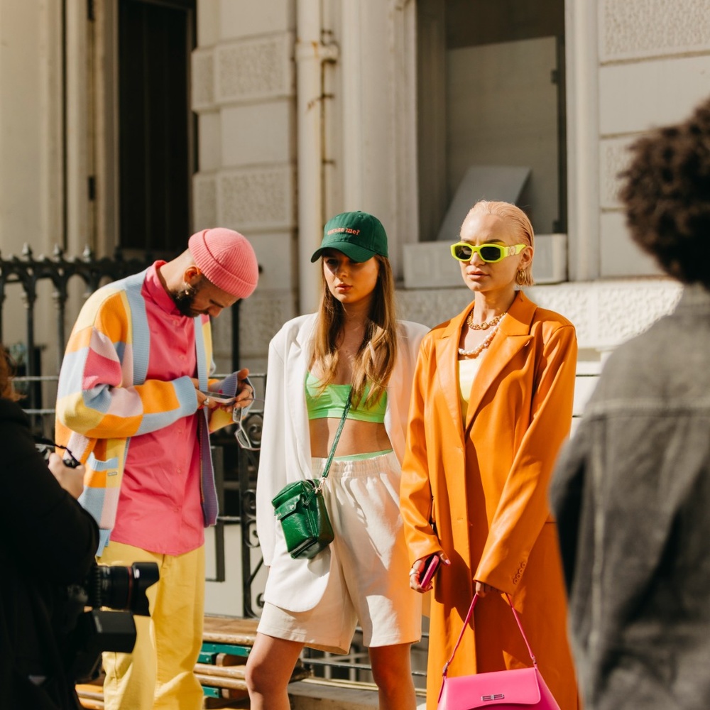 6 محطات أساسية أثّرت فيها الموسيقى على صيحات الموضة