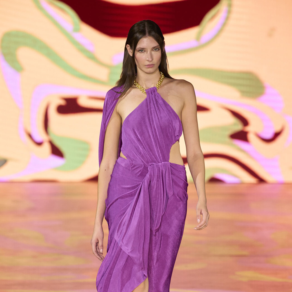 أفضل 5 ألوان ملابس مناسبة لإطلالات السفر