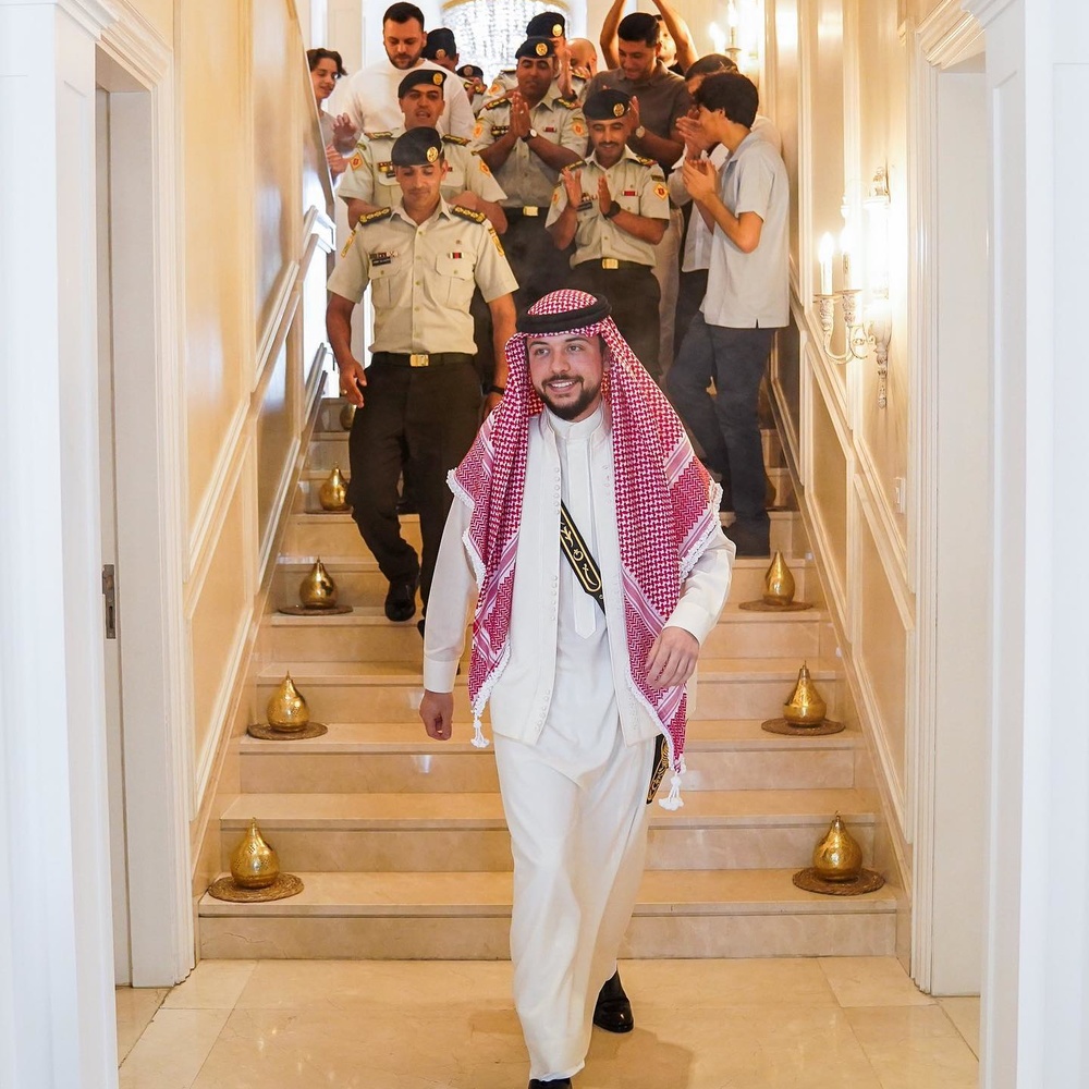"حمام العريس" ومأدبة عشاء لولي العهد الأمير حسين