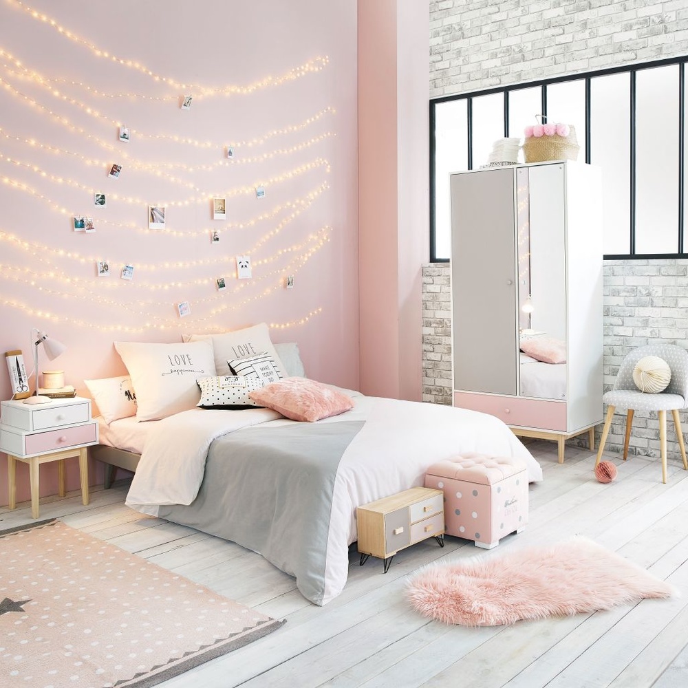 تصاميم غرف فتيات ممتعة تعتمد الإنارة والموسيقى بنظام الصوت