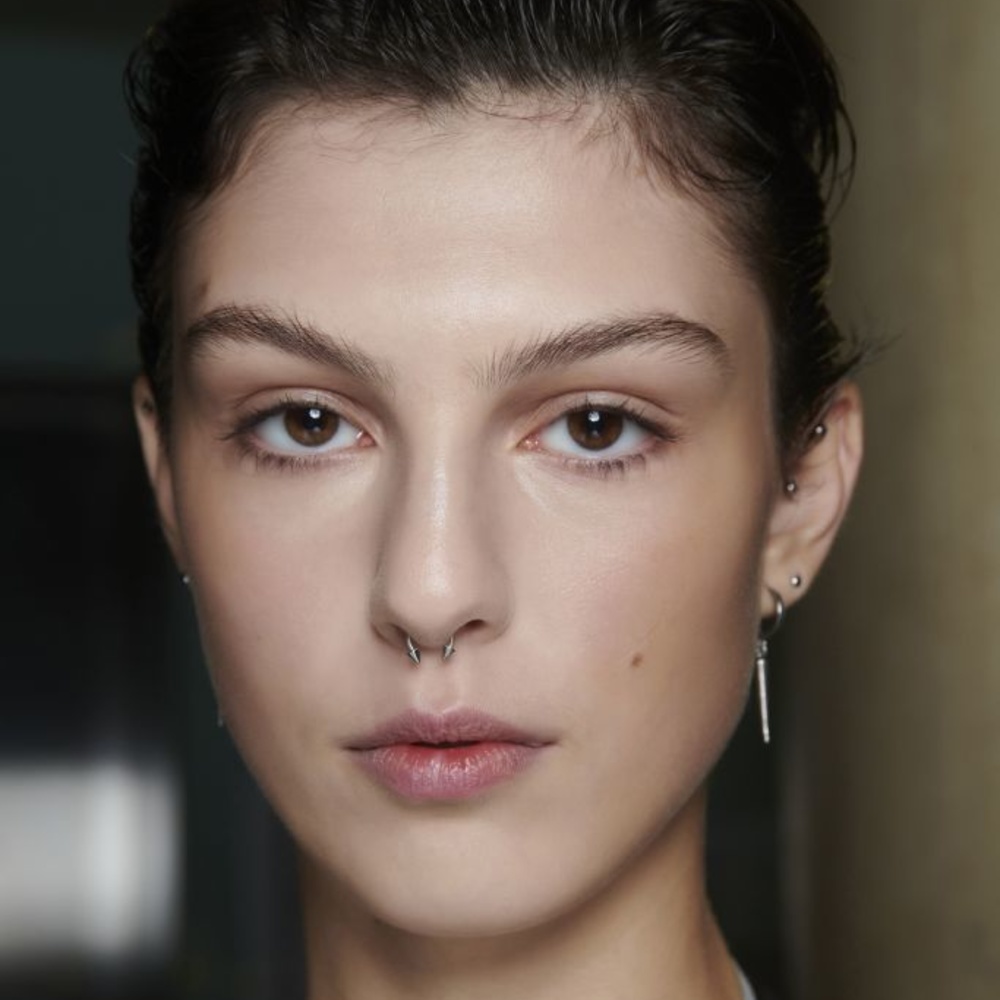 بشرة خالية من التجاعيد هدف كل إمرأة في الصيف .. إليك الأسرار